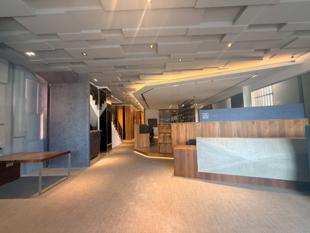 安平角窗電梯燙金店面