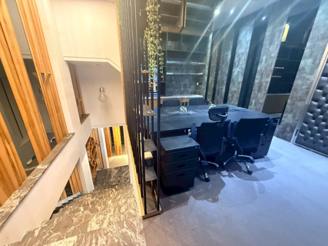 安平角窗電梯燙金店面