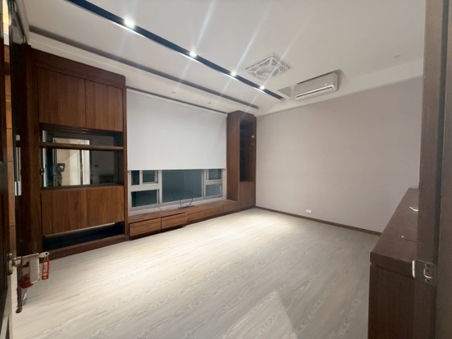 安平角窗電梯燙金店面