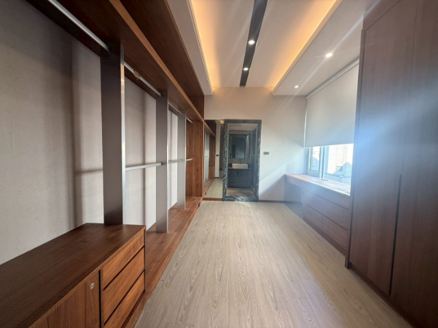 安平角窗電梯燙金店面