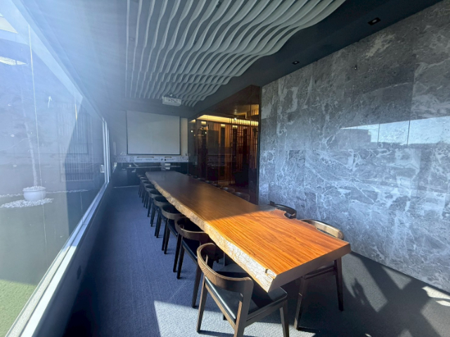 安平角窗電梯燙金店面