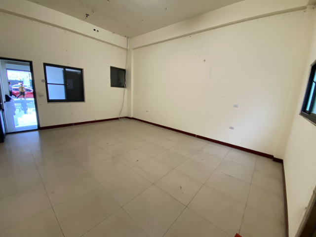 正永大路1F金店