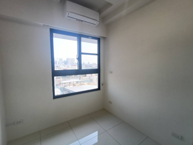 鄰花園夜市全新2房平車